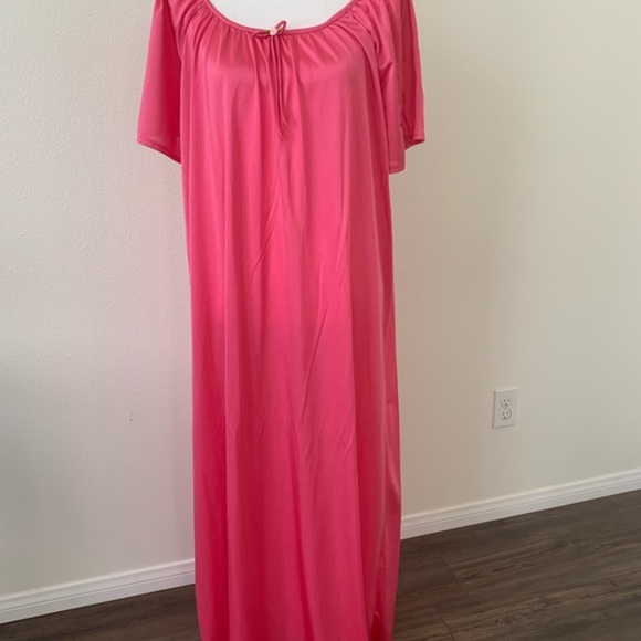 Night Gown - Picture 1 of 8